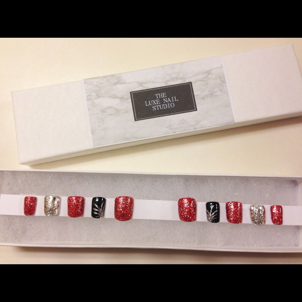 Customizable Spirit Luxury Press Ons